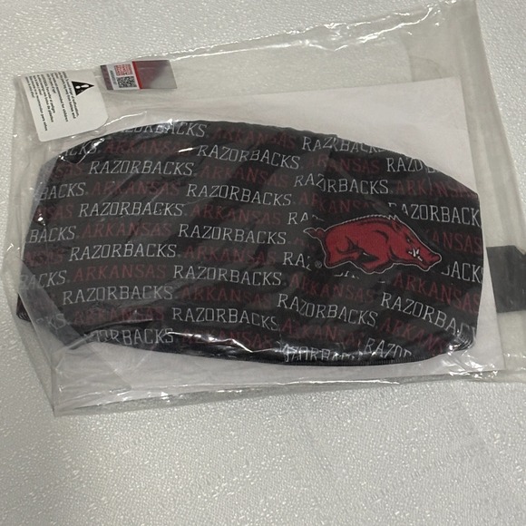 Arkansas Razorbacks Fan Lot – Lanyard, Keychain, Car Magnets, Emblem, Face Mask - Picture 9 of 11
